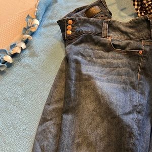 Very comfy celebrity pink jeans